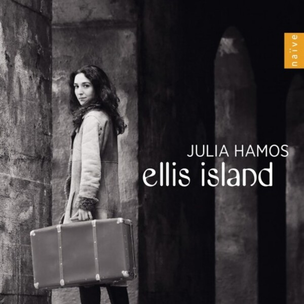 Julia Hamos: Ellis Island | Naive V8674